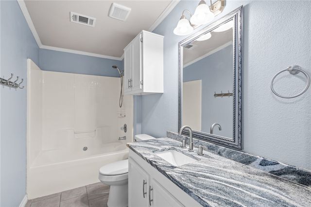 1510 Oak Harbor Dr, Corpus Christi, TX 78418