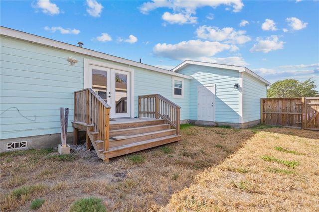 1510 Oak Harbor Dr, Corpus Christi, TX 78418