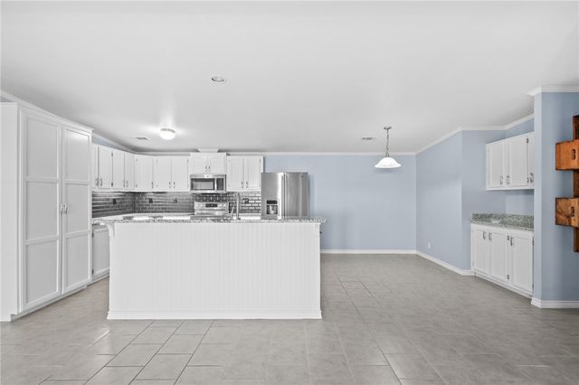 1510 Oak Harbor Dr, Corpus Christi, TX 78418