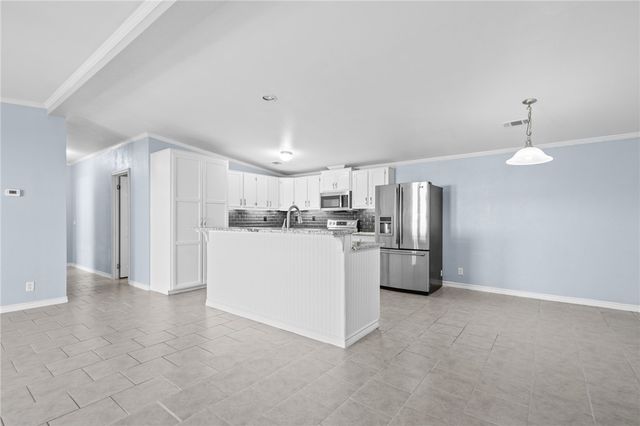 1510 Oak Harbor Dr, Corpus Christi, TX 78418