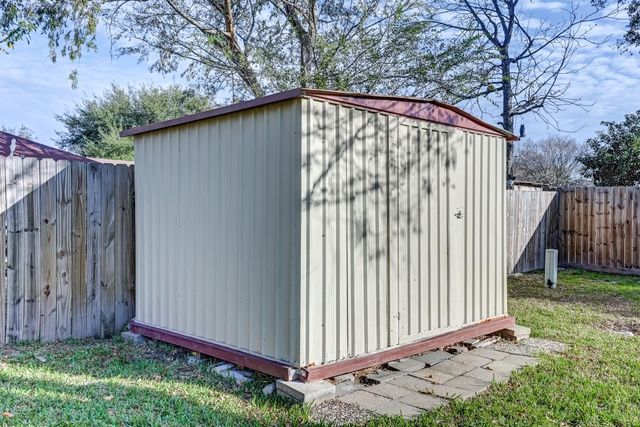 7618 Deadwood Drive, Houston, TX 77040