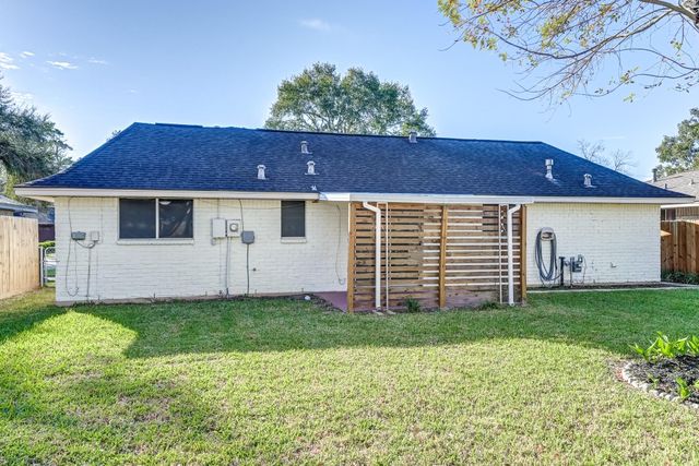 7618 Deadwood Drive, Houston, TX 77040