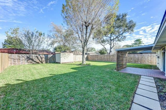 7618 Deadwood Drive, Houston, TX 77040