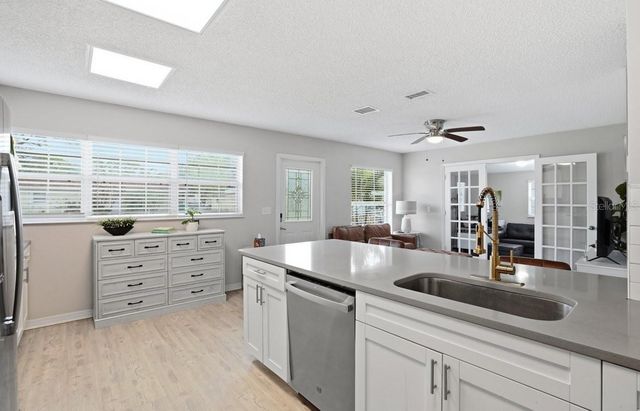 4424 W VARN AVENUE, Tampa, FL 33616