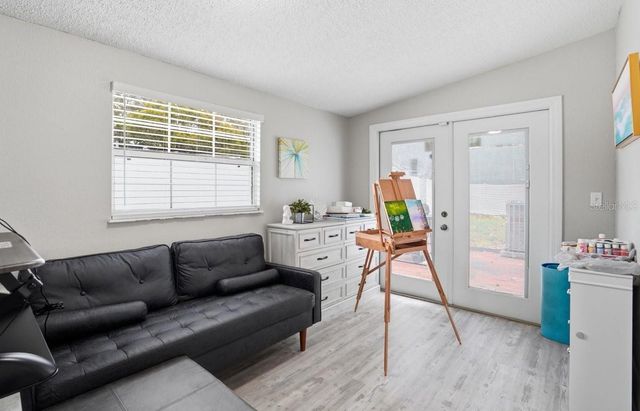 4424 W VARN AVENUE, Tampa, FL 33616