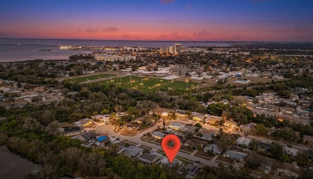 4424 W VARN AVENUE, Tampa, FL 33616