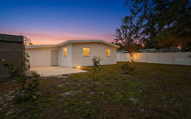 4424 W VARN AVENUE, Tampa, FL 33616