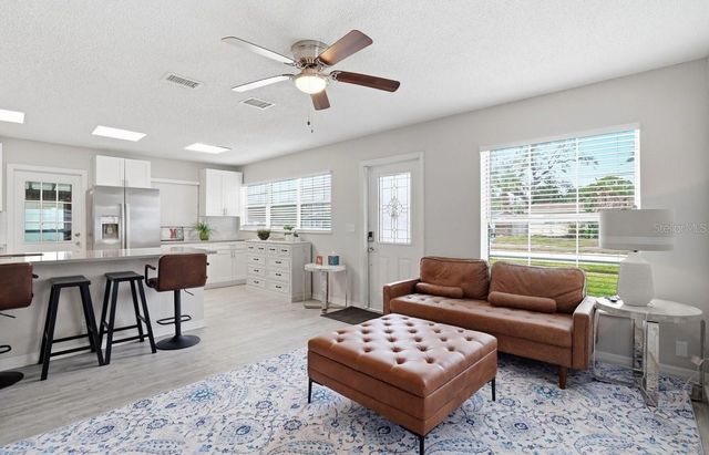 4424 W VARN AVENUE, Tampa, FL 33616