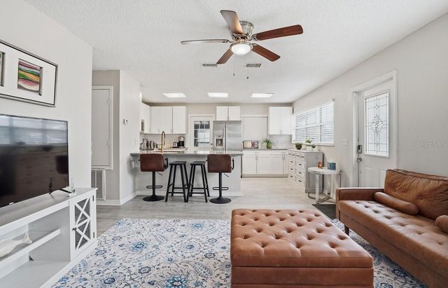 4424 W VARN AVENUE, Tampa, FL 33616