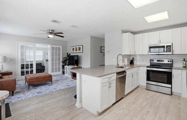 4424 W VARN AVENUE, Tampa, FL 33616