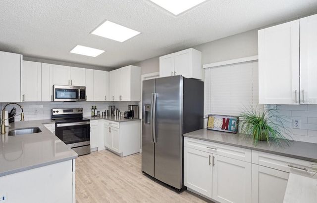 4424 W VARN AVENUE, Tampa, FL 33616