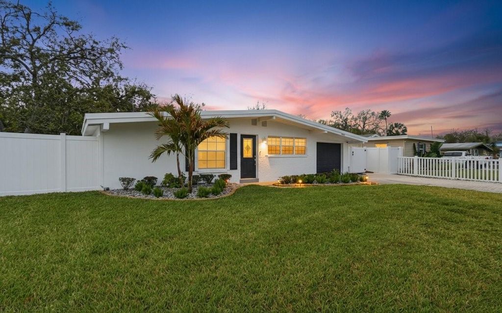 4424 W VARN AVENUE, Tampa, FL 33616