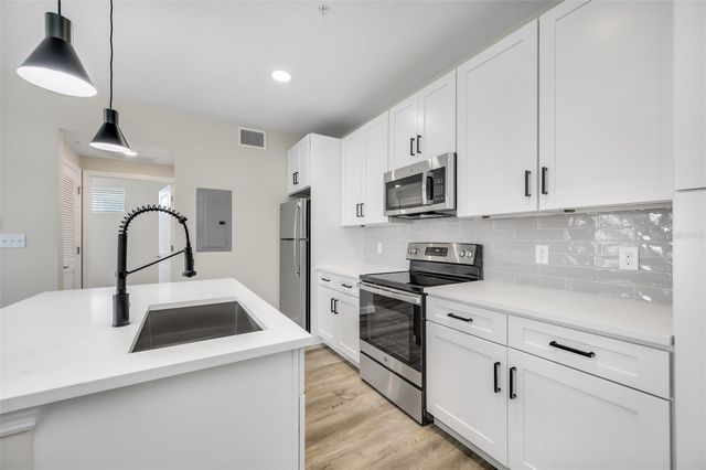 710 3RD AVENUE S 201, St Petersburg, FL 33701