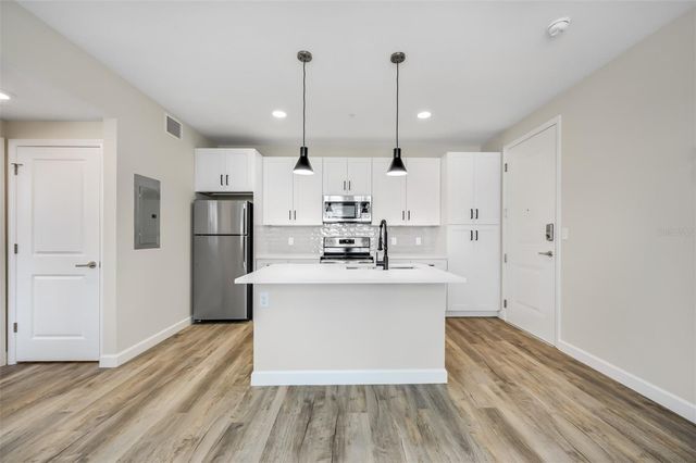 710 3RD AVENUE S 201, St Petersburg, FL 33701