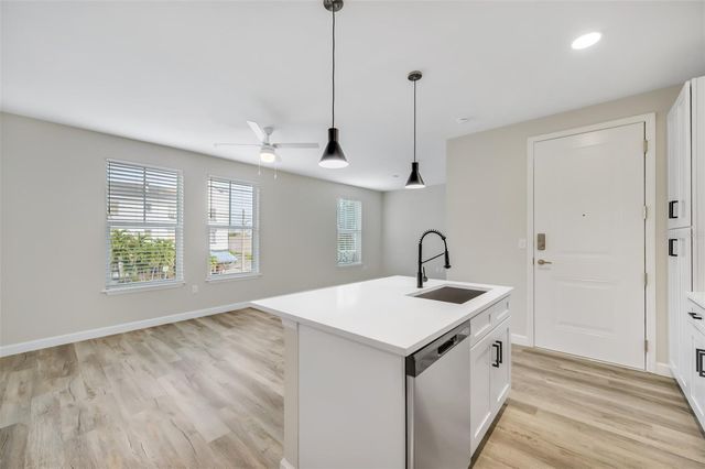 710 3RD AVENUE S 201, St Petersburg, FL 33701