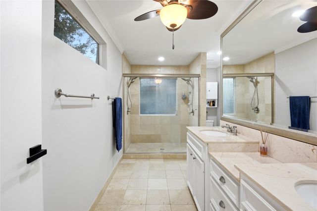 16 Lullwater Place, The Woodlands, TX 77381