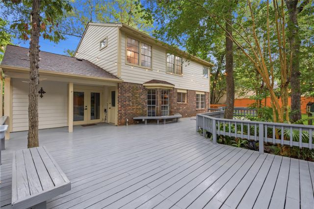 16 Lullwater Place, The Woodlands, TX 77381