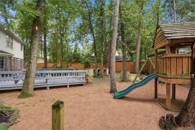 16 Lullwater Place, The Woodlands, TX 77381