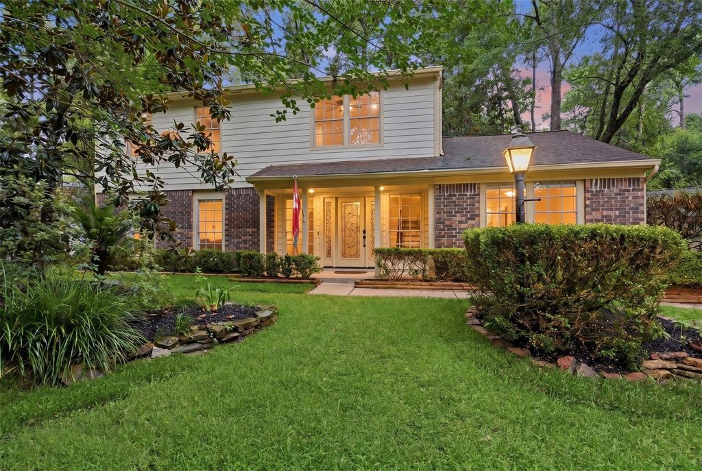 16 Lullwater Place, The Woodlands, TX 77381