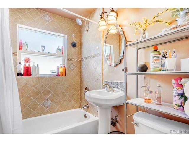 2941 Ivanhoe St, Denver, CO 80207