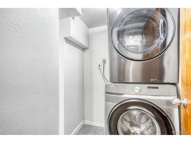 2941 Ivanhoe St, Denver, CO 80207