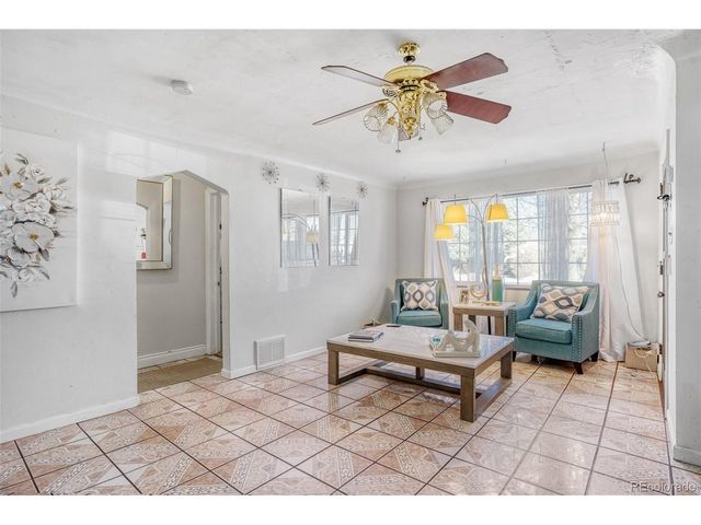 2941 Ivanhoe St, Denver, CO 80207