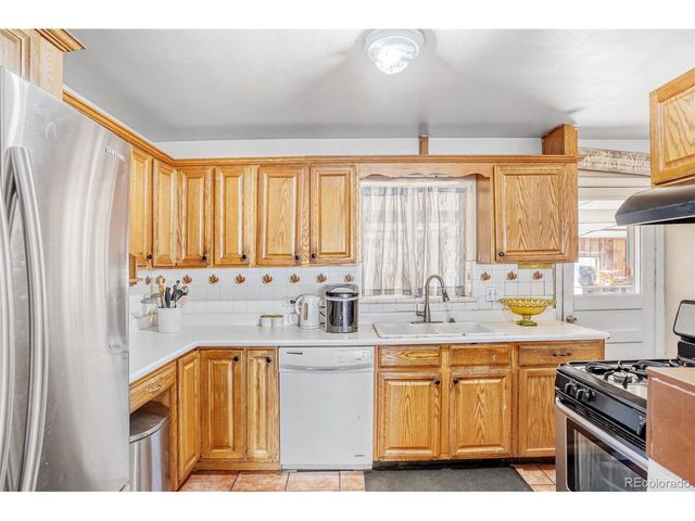 2941 Ivanhoe St, Denver, CO 80207