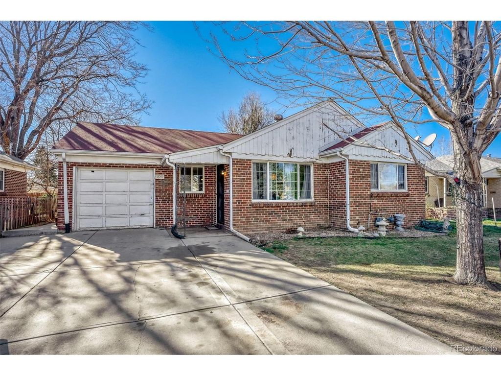 2941 Ivanhoe St, Denver, CO 80207