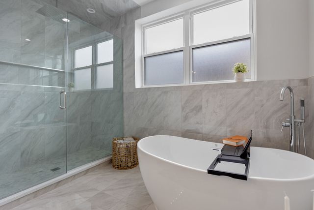 1522 W Wolfram Street, Chicago, IL 60657