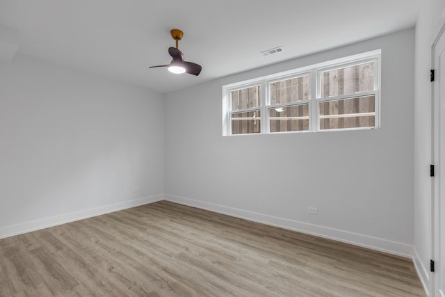 1522 W Wolfram Street, Chicago, IL 60657