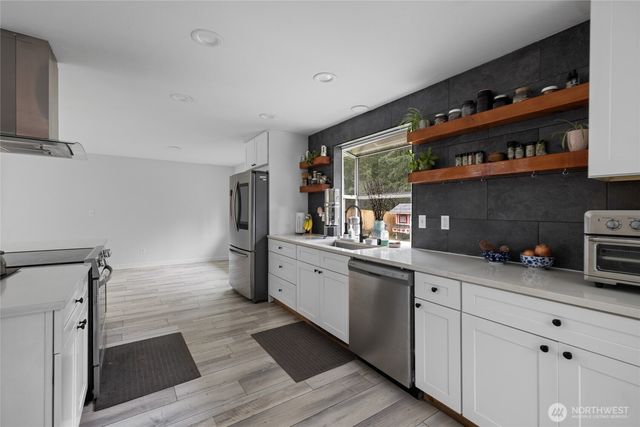 2837 Johns Place NE, Olympia, WA 98516