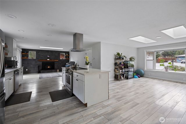 2837 Johns Place NE, Olympia, WA 98516