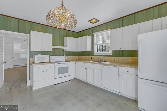 742 MAIN ST, Reedville, VA 22539