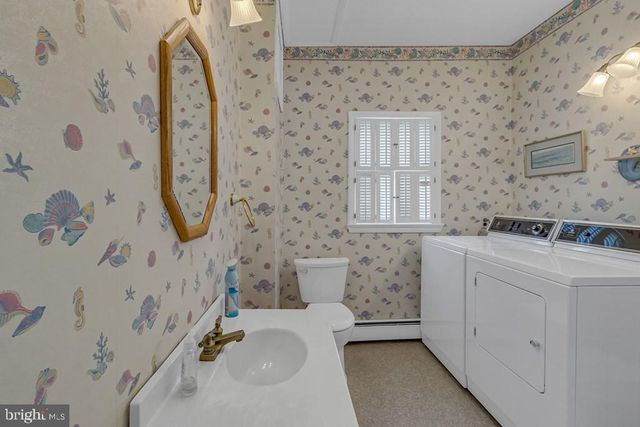 742 MAIN ST, Reedville, VA 22539