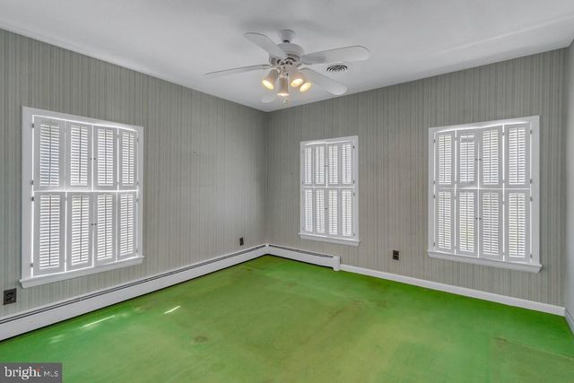 742 MAIN ST, Reedville, VA 22539