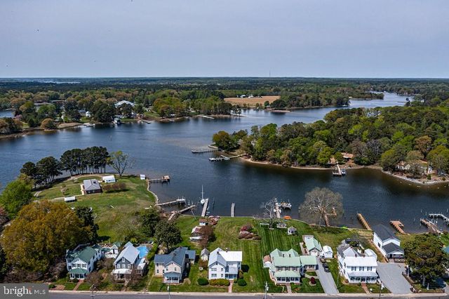742 MAIN ST, Reedville, VA 22539