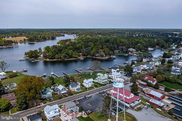 742 MAIN ST, Reedville, VA 22539
