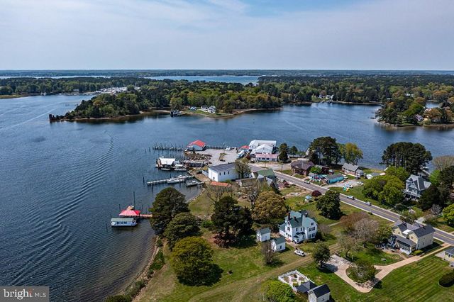 742 MAIN ST, Reedville, VA 22539