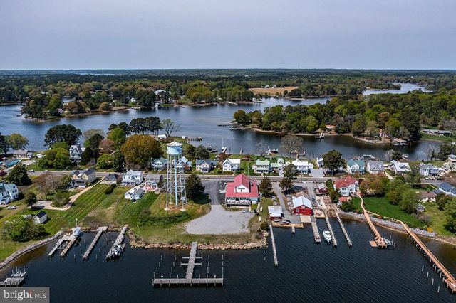 742 MAIN ST, Reedville, VA 22539