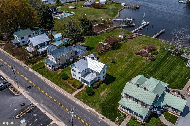 742 MAIN ST, Reedville, VA 22539