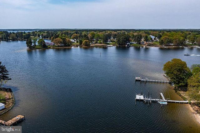 742 MAIN ST, Reedville, VA 22539