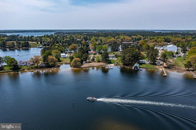 742 MAIN ST, Reedville, VA 22539