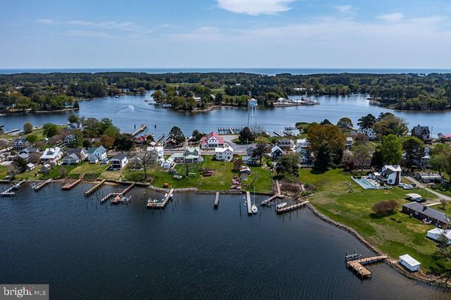 742 MAIN ST, Reedville, VA 22539