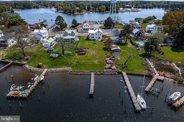 742 MAIN ST, Reedville, VA 22539