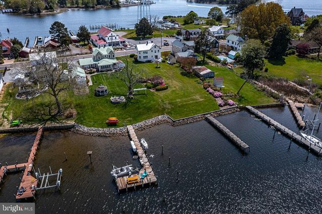 742 MAIN ST, Reedville, VA 22539