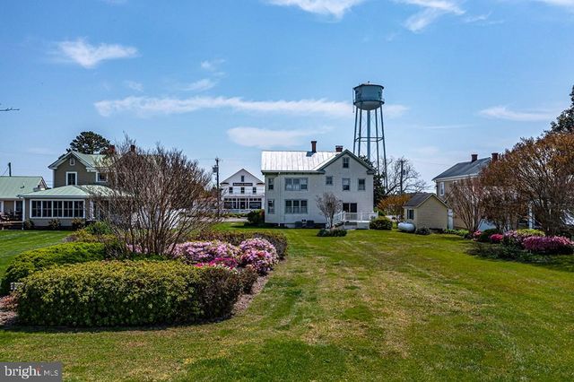 742 MAIN ST, Reedville, VA 22539