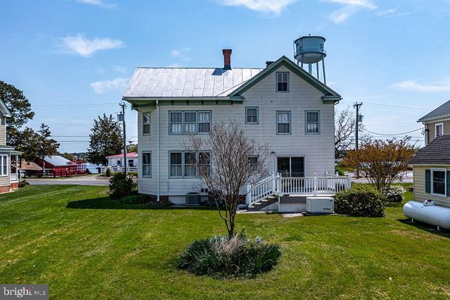 742 MAIN ST, Reedville, VA 22539