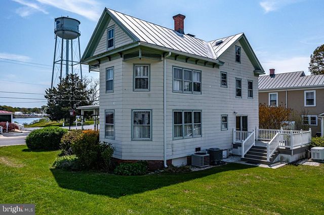 742 MAIN ST, Reedville, VA 22539