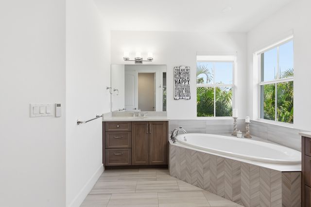 2840 NE 22nd Avenue, Lighthouse Point, FL 33064