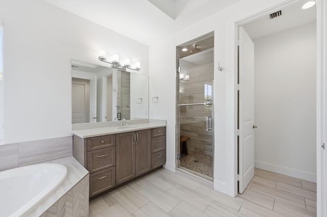 2840 NE 22nd Avenue, Lighthouse Point, FL 33064